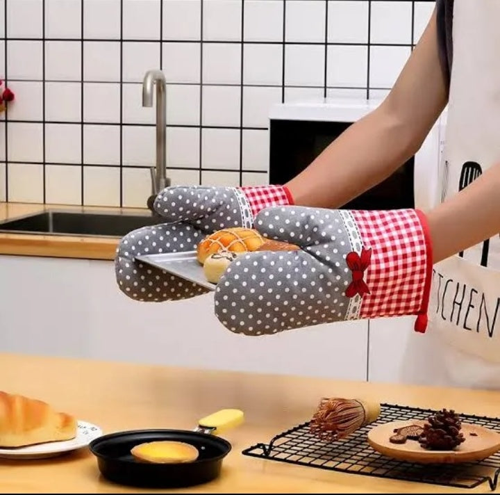1Pair Cooking Glove Microwave Oven Mitt Insulated Non-slip Glove Assorted Color and Design
